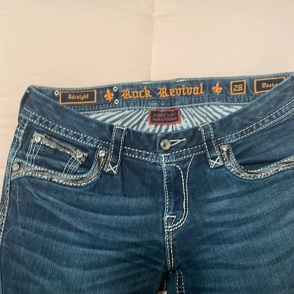 Like new Rock Revival Deeka Straight leg jeans Sz 28 Inseam 33” excellent! - Picture 1 of 7